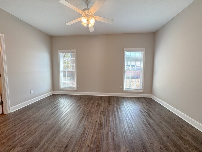 Building Photo - 35 Grove Cir