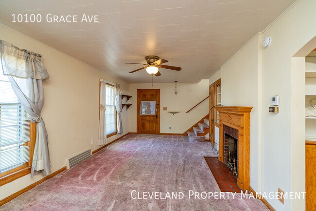 Building Photo - Solid Garfield Hts Colonial