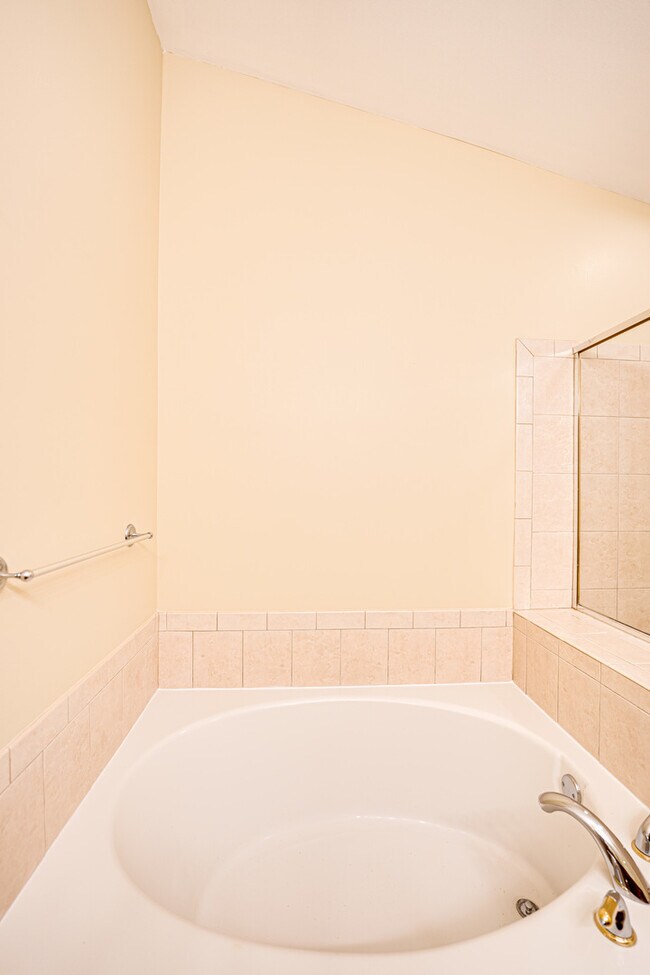 Building Photo - 3147 Saganashkee Ln