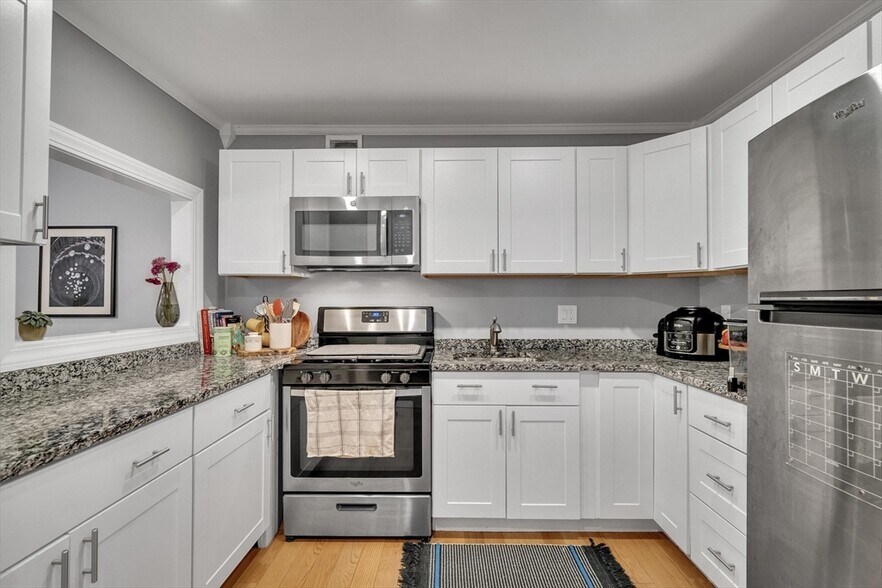 Building Photo - 38 Juniper St