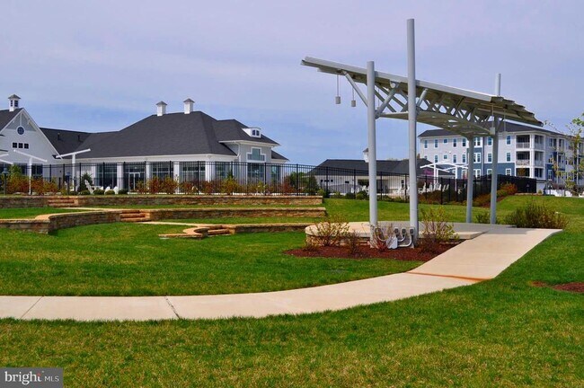 Building Photo - 170 Harrier Wy