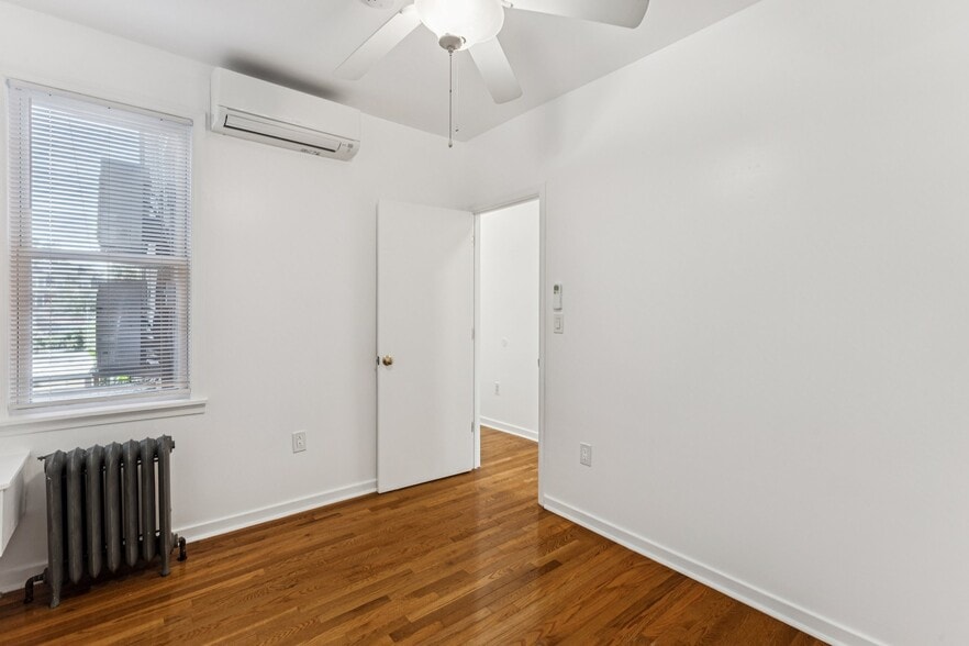 Building Photo - 806 S 47th St