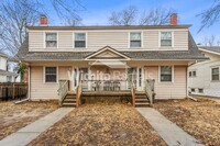 Building Photo - 2 bedroom duplex - College Hill