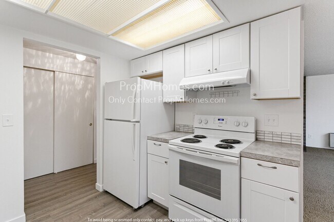 Building Photo - Cozy Two-Bedroom in Gresham - New Washer/D...