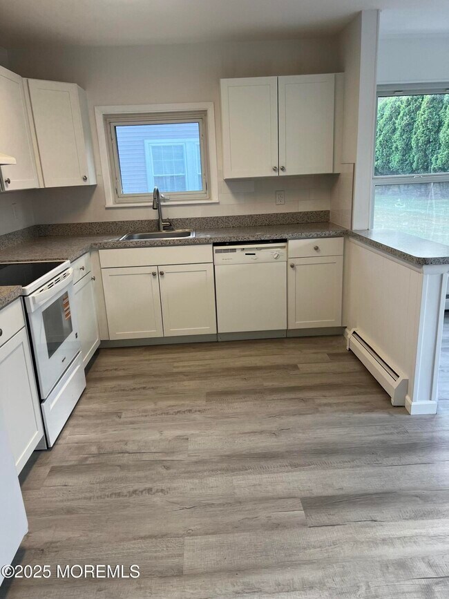 Building Photo - 327 Curacao St