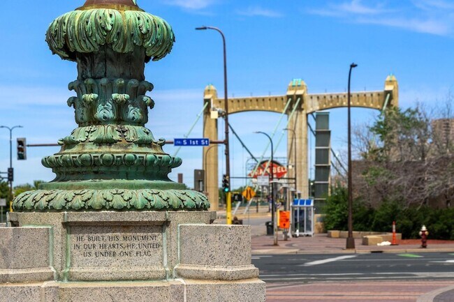 Building Photo - 19 S 1st St