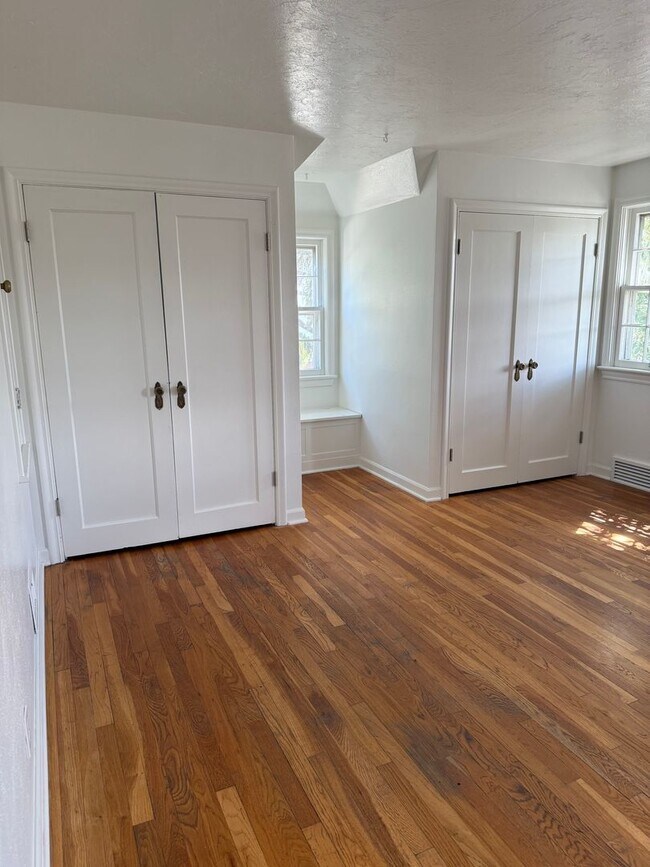 Building Photo - Beautiful 4 bed 3 bath
