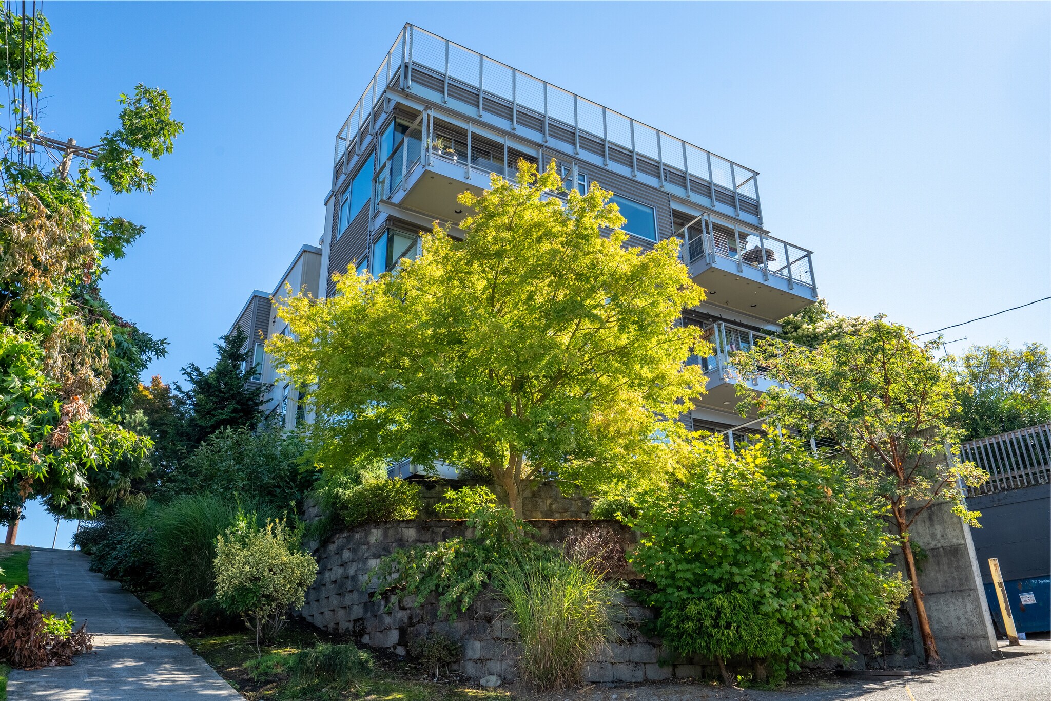 Building Photo - 2731 Boylston Ave E