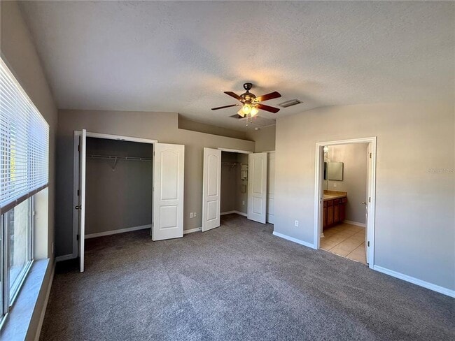 Building Photo - 1040 Sleepy Oak Dr