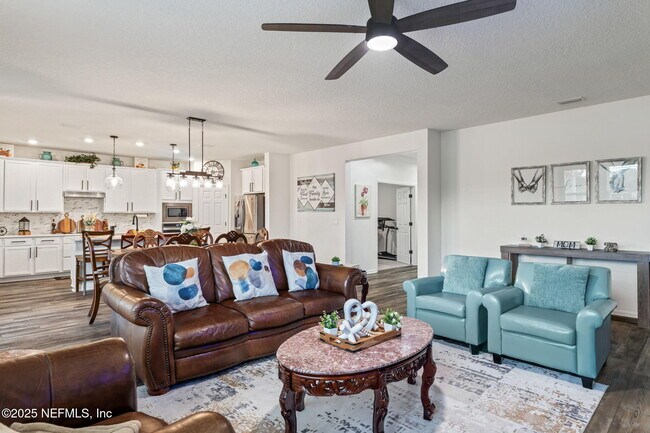 Building Photo - 12897 Logans Walk Ln