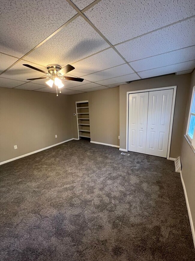 Building Photo - Newly Renovated 3 Bedroom, 1 Bathroom in Spring Hill- Central Air and Brand New Kitchen!!