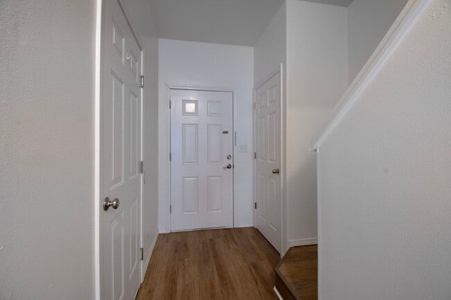 Building Photo - Charming 3bd, 2ba townhome in Bagley Downs...