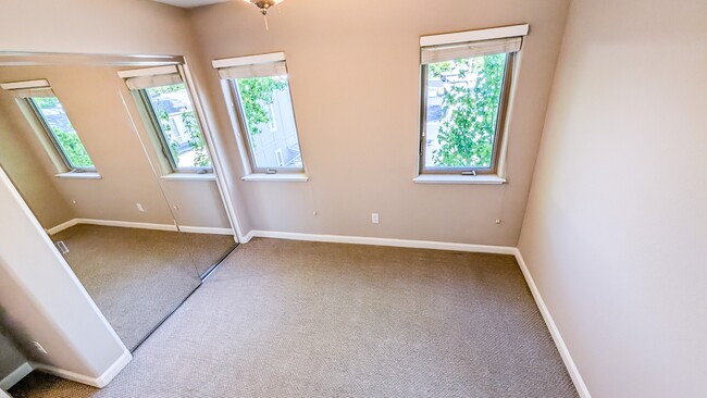 Building Photo - 1544 Sunnyvale Ave