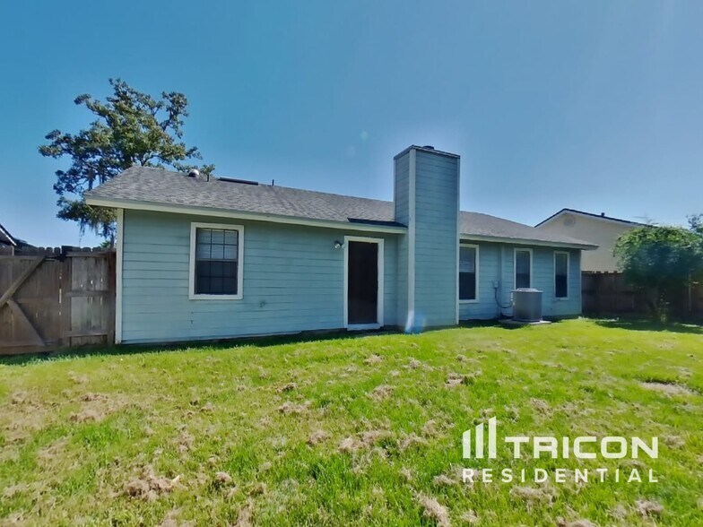Building Photo - 1553 Kingfisher Blvd