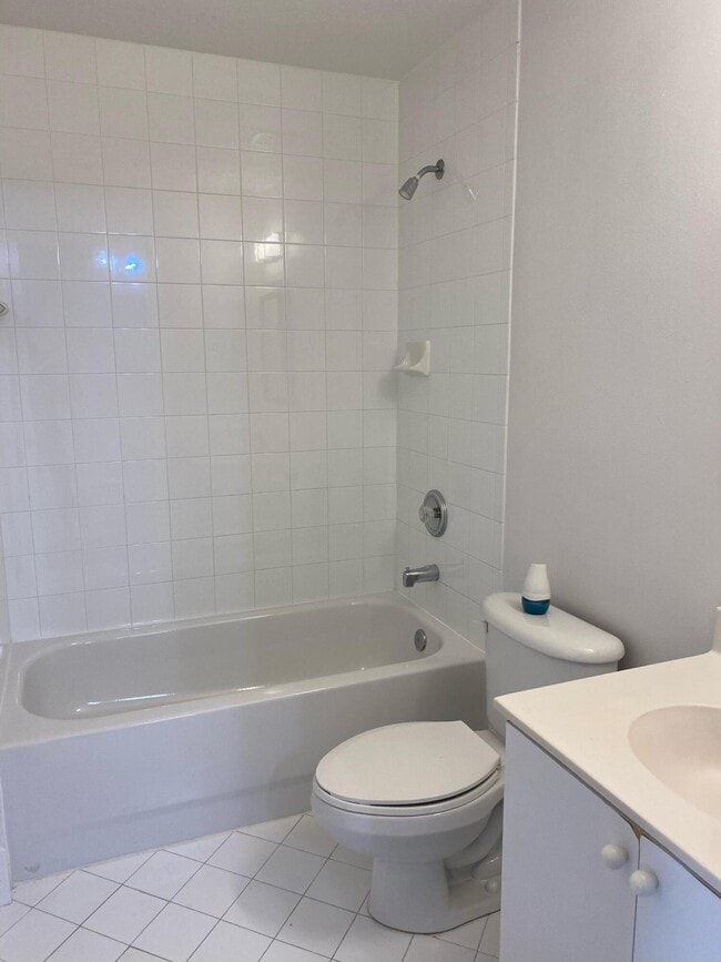 Building Photo - 3501 Briar Bay Blvd