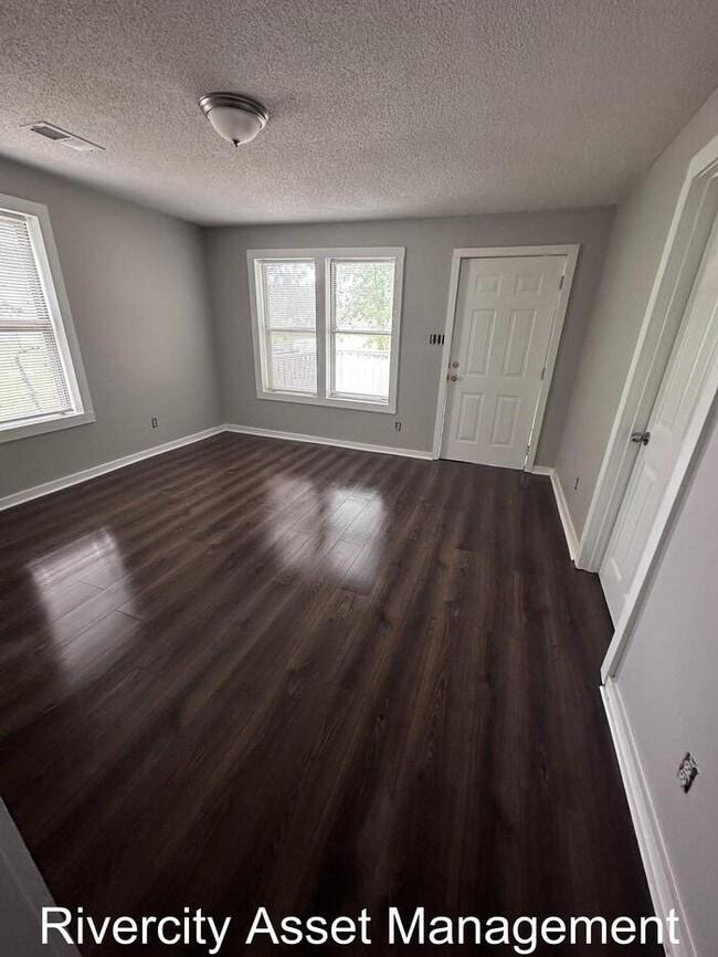 Building Photo - Rare Gem Ready For Move In!!!!! Section 8 ...