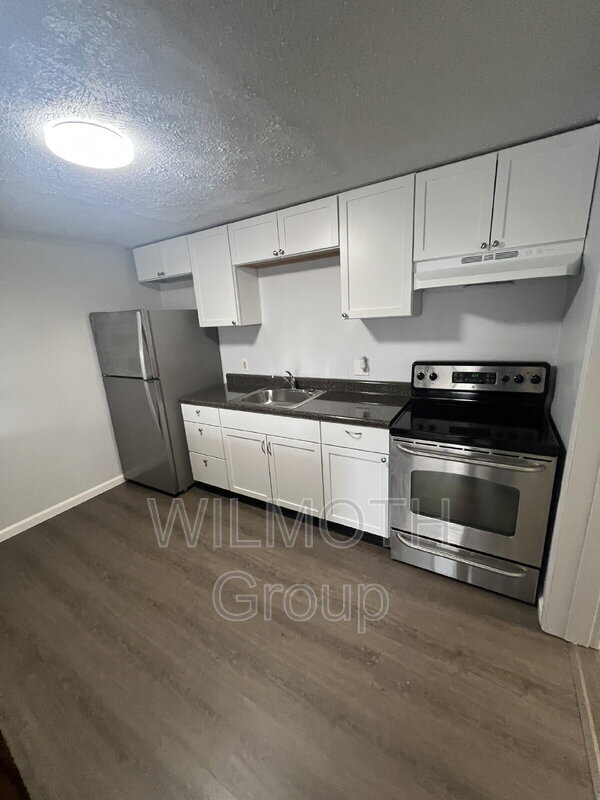 Building Photo - 2000 Indianapolis Rd