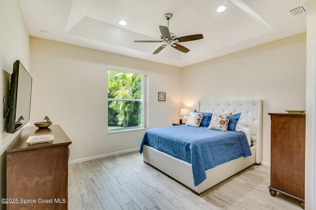 Building Photo - 3180 Constellation Dr