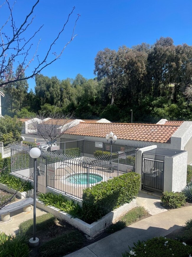 Building Photo - Phillips Ranch 2 Bedroom Condo