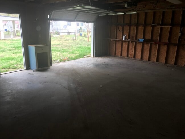 Building Photo - 51 Pelham Heights