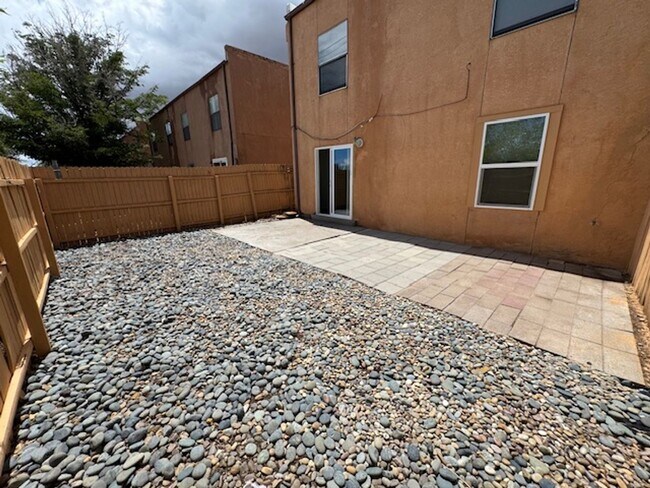 Building Photo - 1050 Meadowlark Ct SE