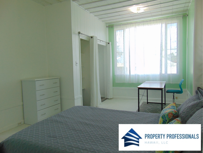 Building Photo - Live like you want with convenience