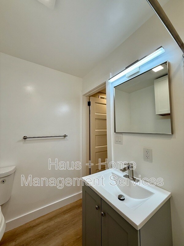 Building Photo - 906 Penn Ave