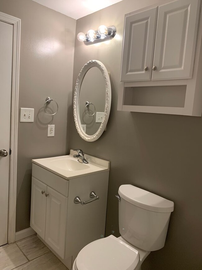Building Photo - Trendy Renovated Raleigh Townhome In Ralei...