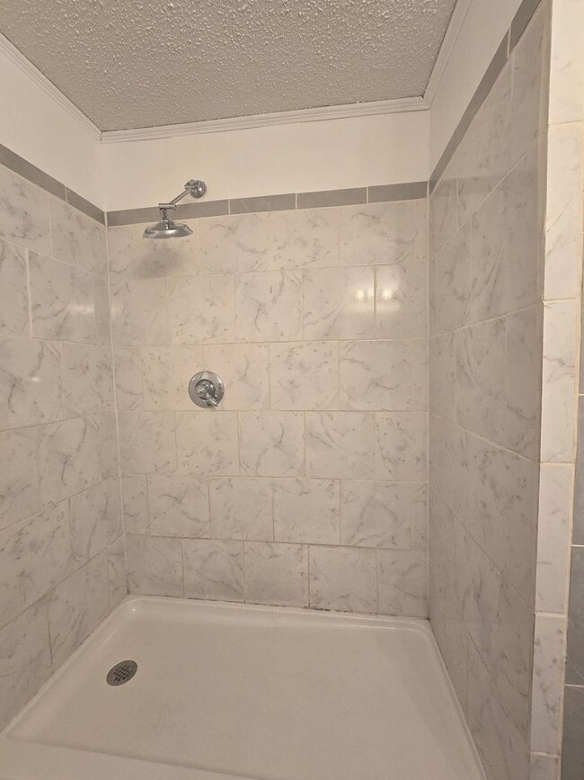 Building Photo - 1 Bedroom 1 Bath Home in Shawnee!