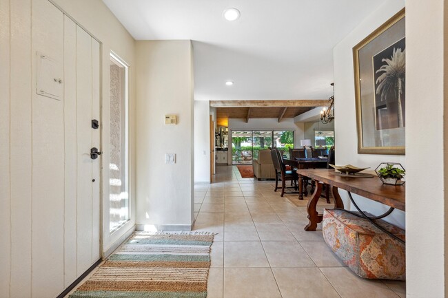 Building Photo - 343 Forest Hills Dr