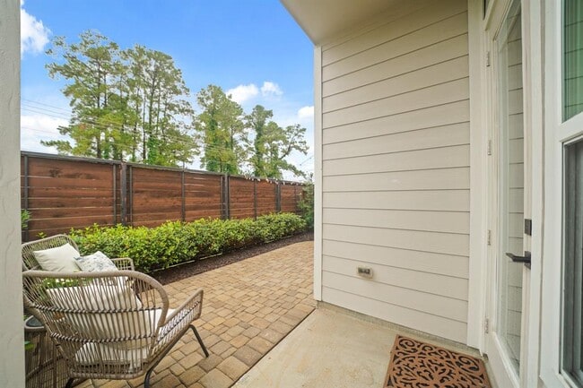 Building Photo - 1505 Canter Bayou Way