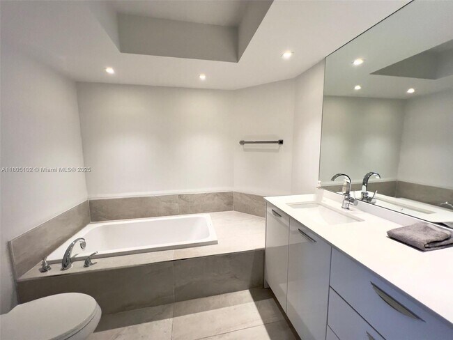 Building Photo - 1000 W Island Blvd