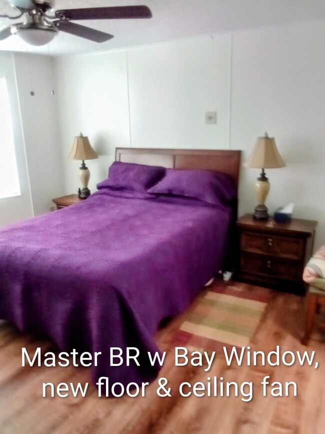 Building Photo - 701 Harper Pl