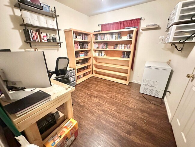 Building Photo - Charming 3BR Home with Large Yard & Easy I-35 Access Near Denton