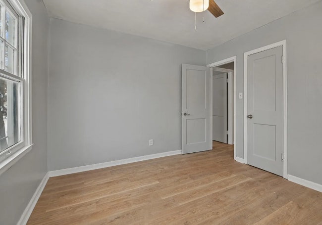 Building Photo - Welcome home to this beautiful 3-bedroom, 2-bathroom with Bonus room located Northeast Wichita.