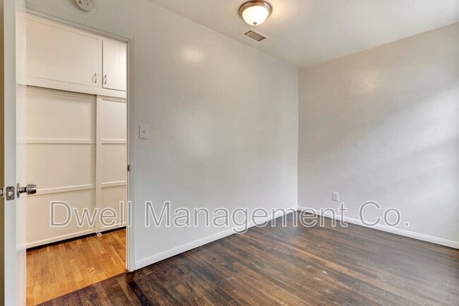 Building Photo - 4661 Lee Ave