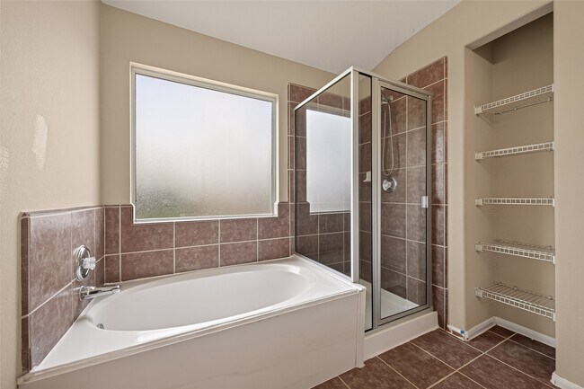 Building Photo - 26339 Richwood Oaks Dr