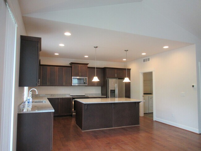 Building Photo - One level 2 bedroom, 2 bathroom home in North Bend