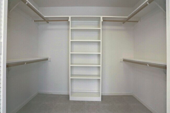 Building Photo - 13819 Starhill Ct