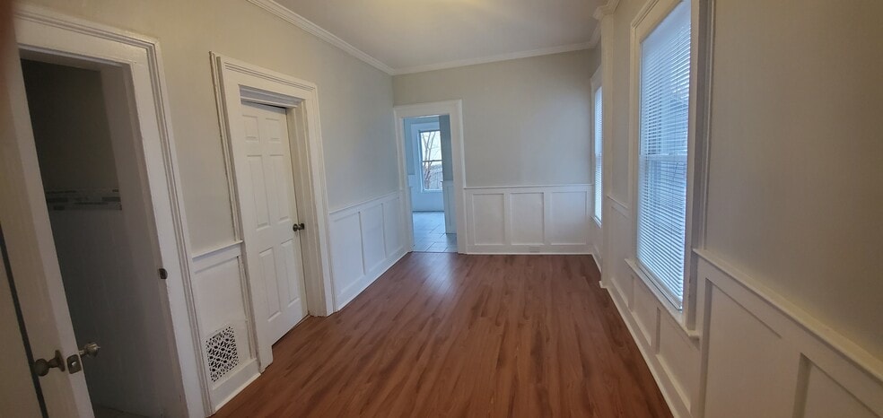 Building Photo - 641 Ferry St