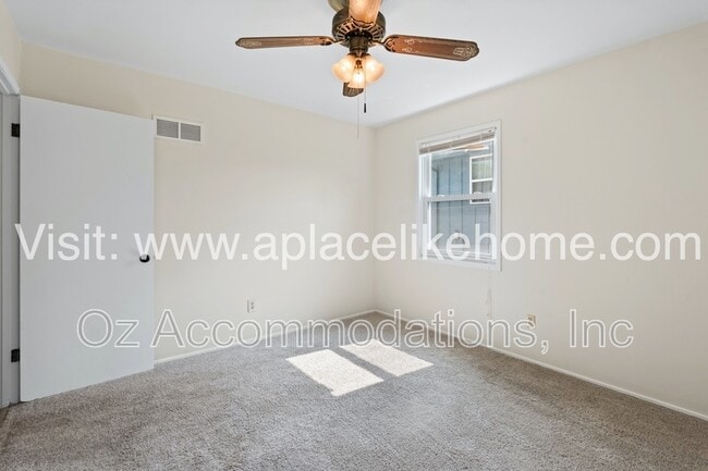 Building Photo - 6803 E 140th Terrace
