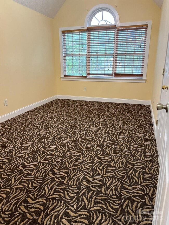 Building Photo - 905 Doris Ray Ct