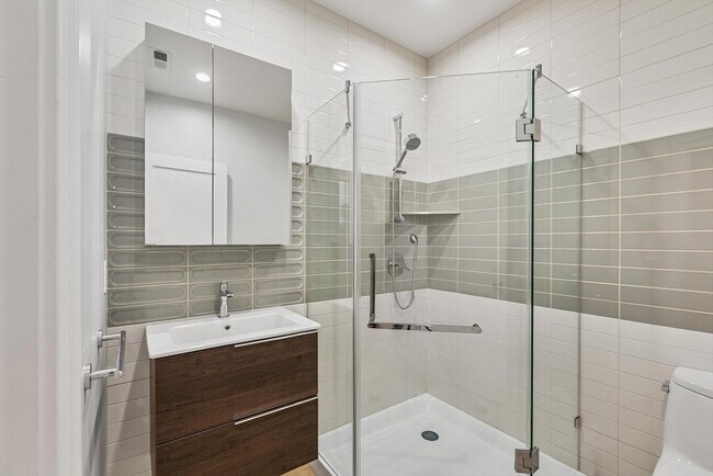 Building Photo - 14 Newell Rd