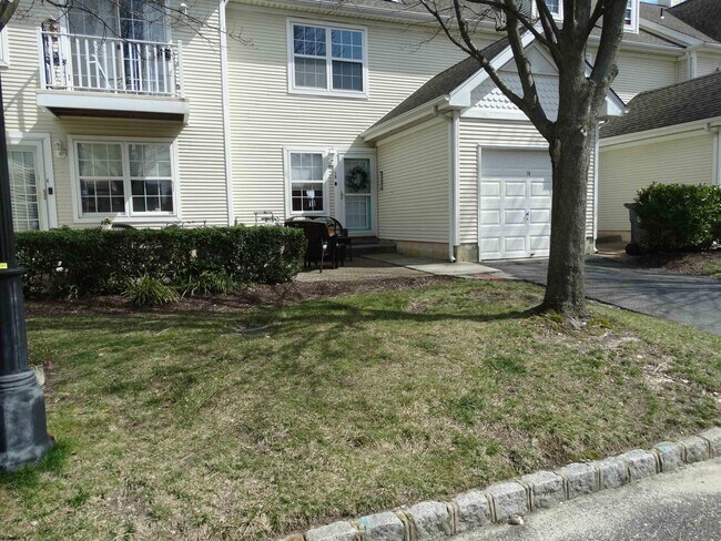 Building Photo - 18 Lighthouse Ct