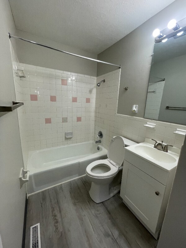 Building Photo - 343 Pershing Ave NE