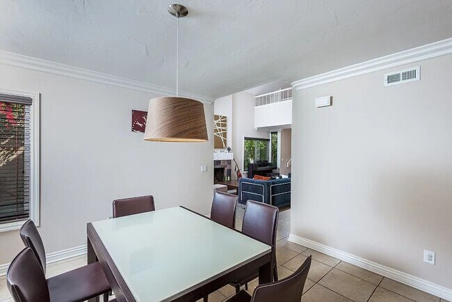 Building Photo - 4BR/3.5BA Home In Encinitas! Pet Friendly!
