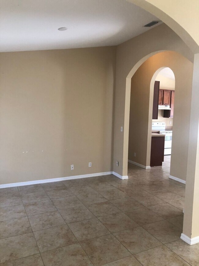 Building Photo - 3 BEDROOM RENTAL HOME AVAILBLE NOW