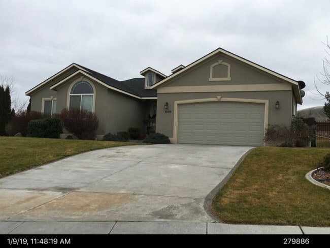 Primary Photo - Amazing family home in the perfect location!