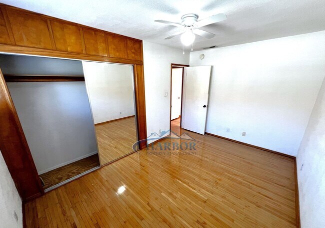 Building Photo - Charming 3 Bedroom 2 Bathroom