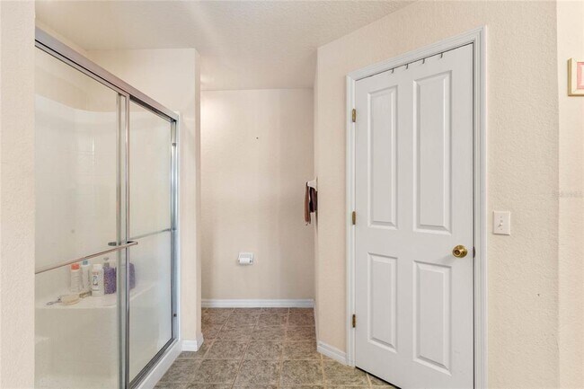 Building Photo - 233 Reserve Dr